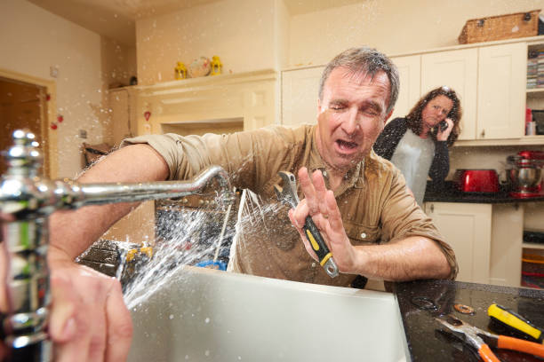 Water damage restoration experts in March Ar, CA